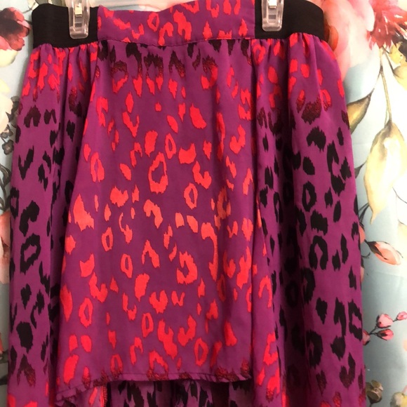 Beautiful flowy high low skirt - Picture 2 of 12